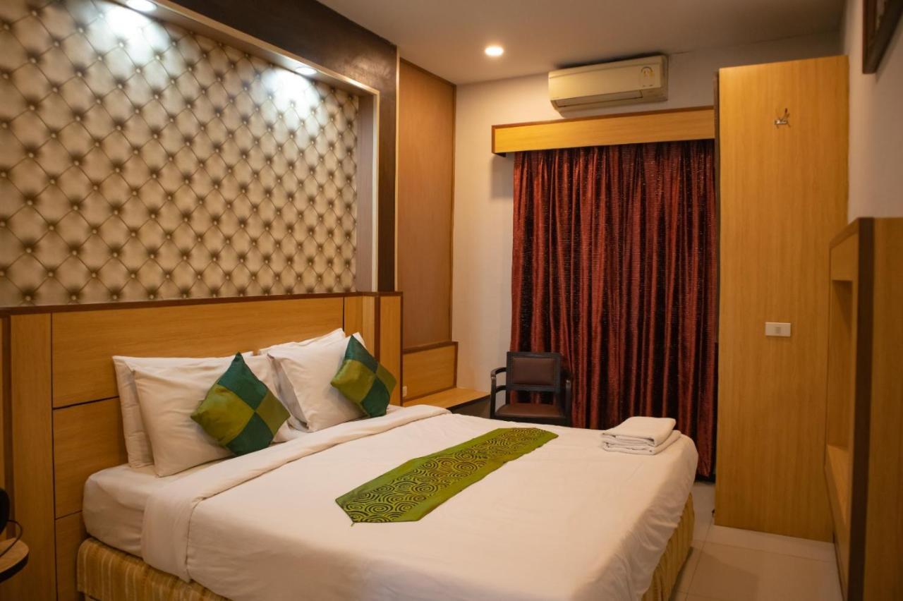 The Esse Hotel Паттайя Экстерьер фото